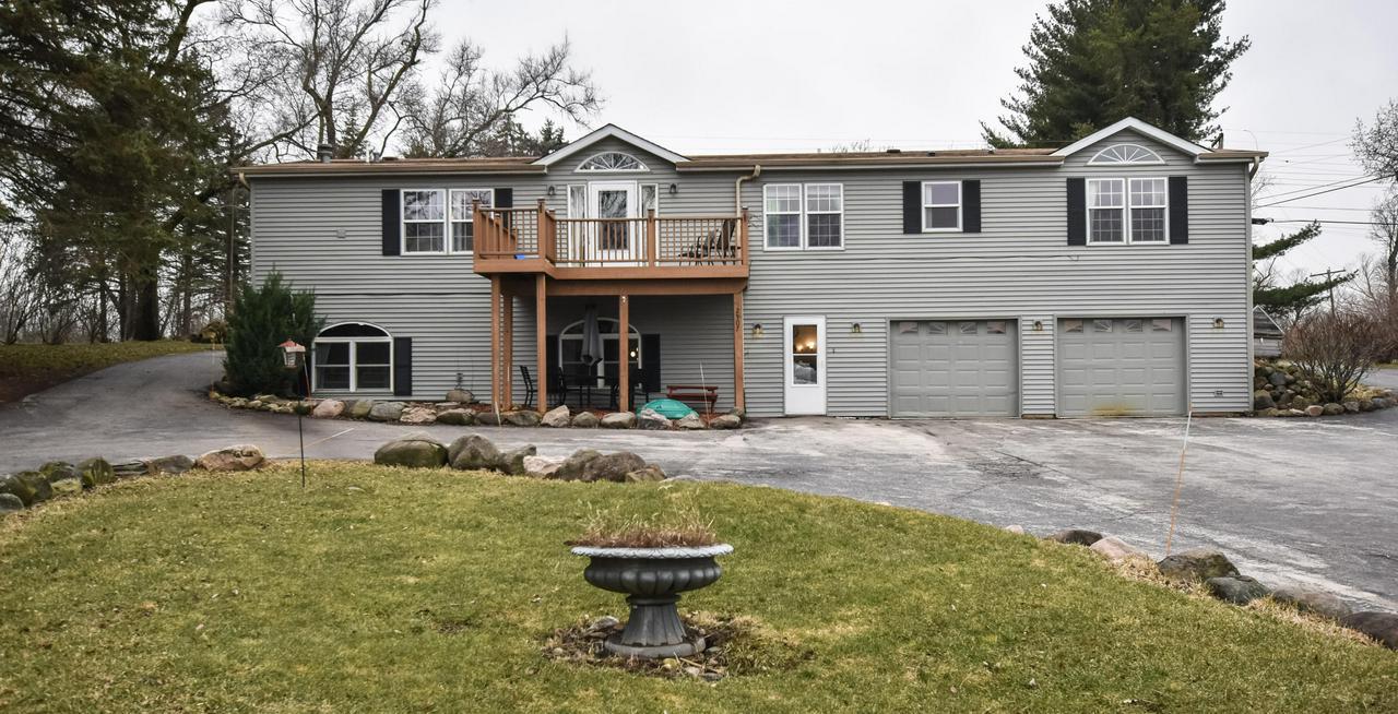 Location location almost an acre lot backed up to conservatory area 2 bedrooms on